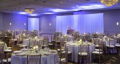 Columbia River Ballroom with Round Banquet Tables for Wedding