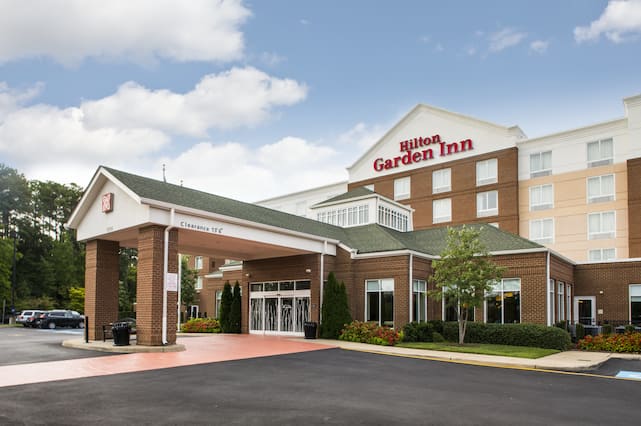 Hotel In Newport News - Hilton Garden Inn Newport News Services Amenities