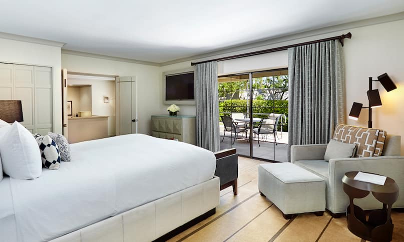 Signature Presidential Suite - Bedroom-previous-transition