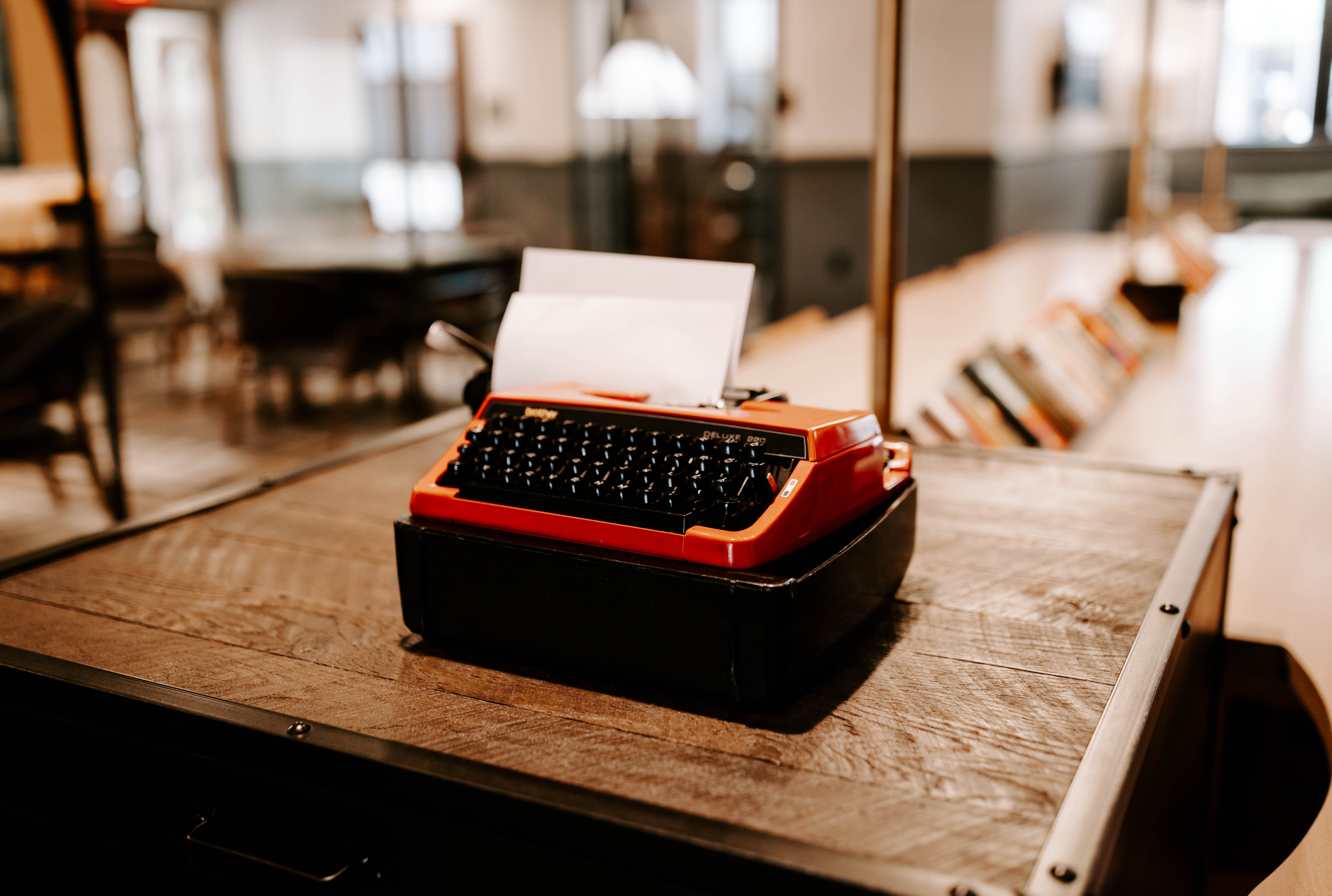 Décor Detail, Typewriter