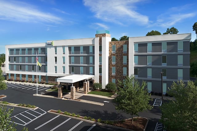 Hotel Exterior Daytime