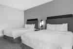 Habitación accesible para personas con discapacidades con dos camas Queen