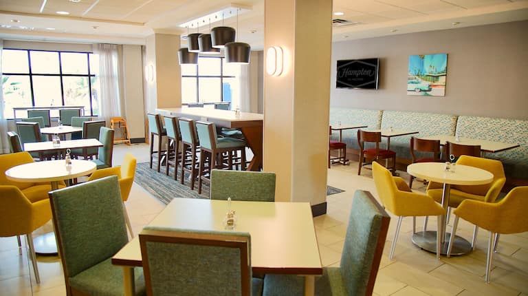 lobby, breakfast dining area