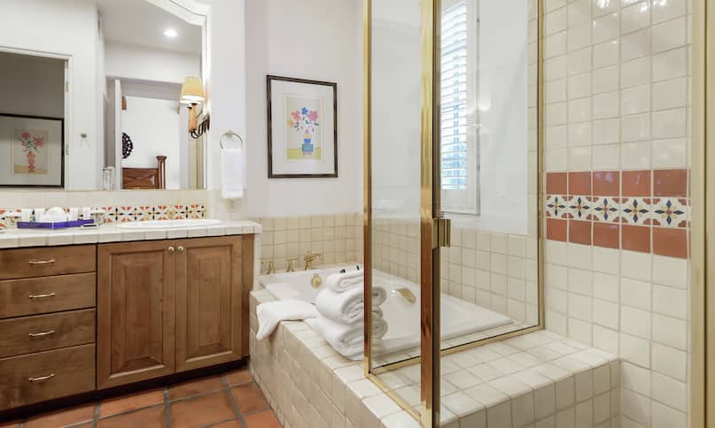 Spa Villa Suite Master Bathroom-previous-transition