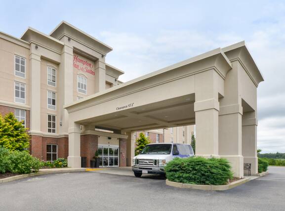 Hampton Inn and Suites Plymouth - Image1