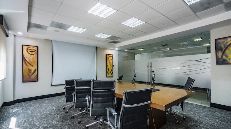 Sala de reuniones y espacio para conferencias