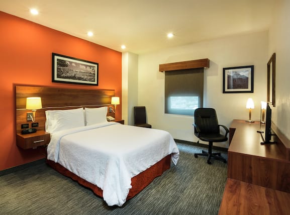 Hampton Inn by Hilton San Juan del Rio - Image3