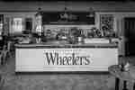 บริเวณเคาน์เตอร์ที่ Wheelers Cafe and Restaurant