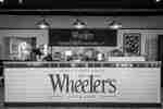 พื้นที่บาร์ที่ Wheelers Cafe and Restaurant