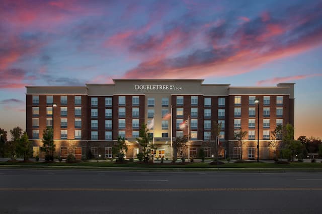 DoubleTree by Hilton Hotel Raleigh - Cary hotel exterior