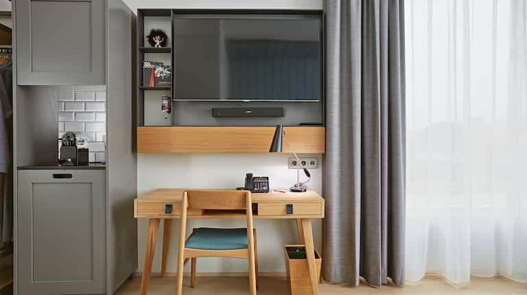 King Premium Room Work Desk and TV