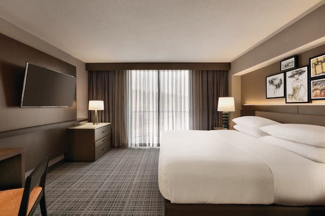 Guest Room with King Bed, Work Desk and Television