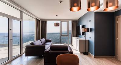 Living Area in Guest Room with Sea View