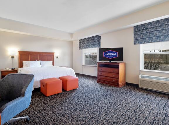 Hampton Inn and Suites Rockland - Image3