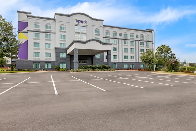 daytime exterior showing front of building