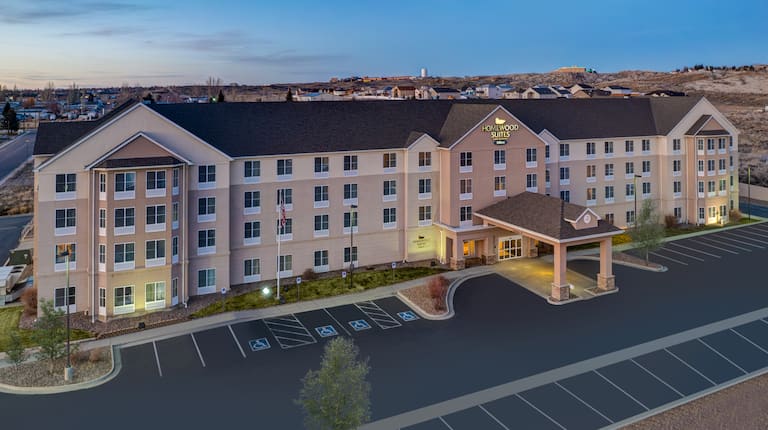 建筑物的夜间外观