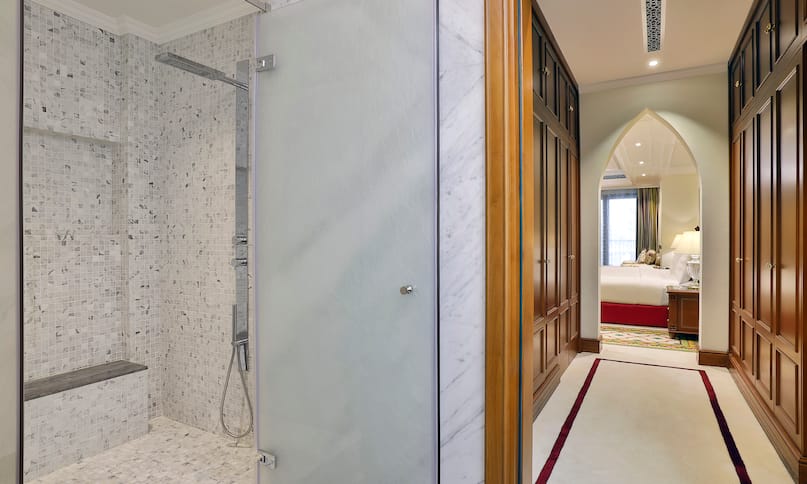 Villa Suite Shower and Closet Space-previous-transition