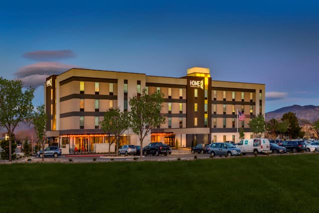 Hotel Exterior and Entrance