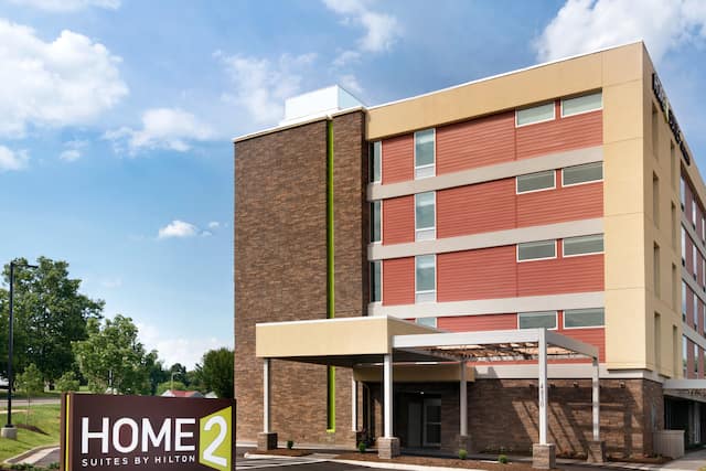 Hotel Exterior and Entrance