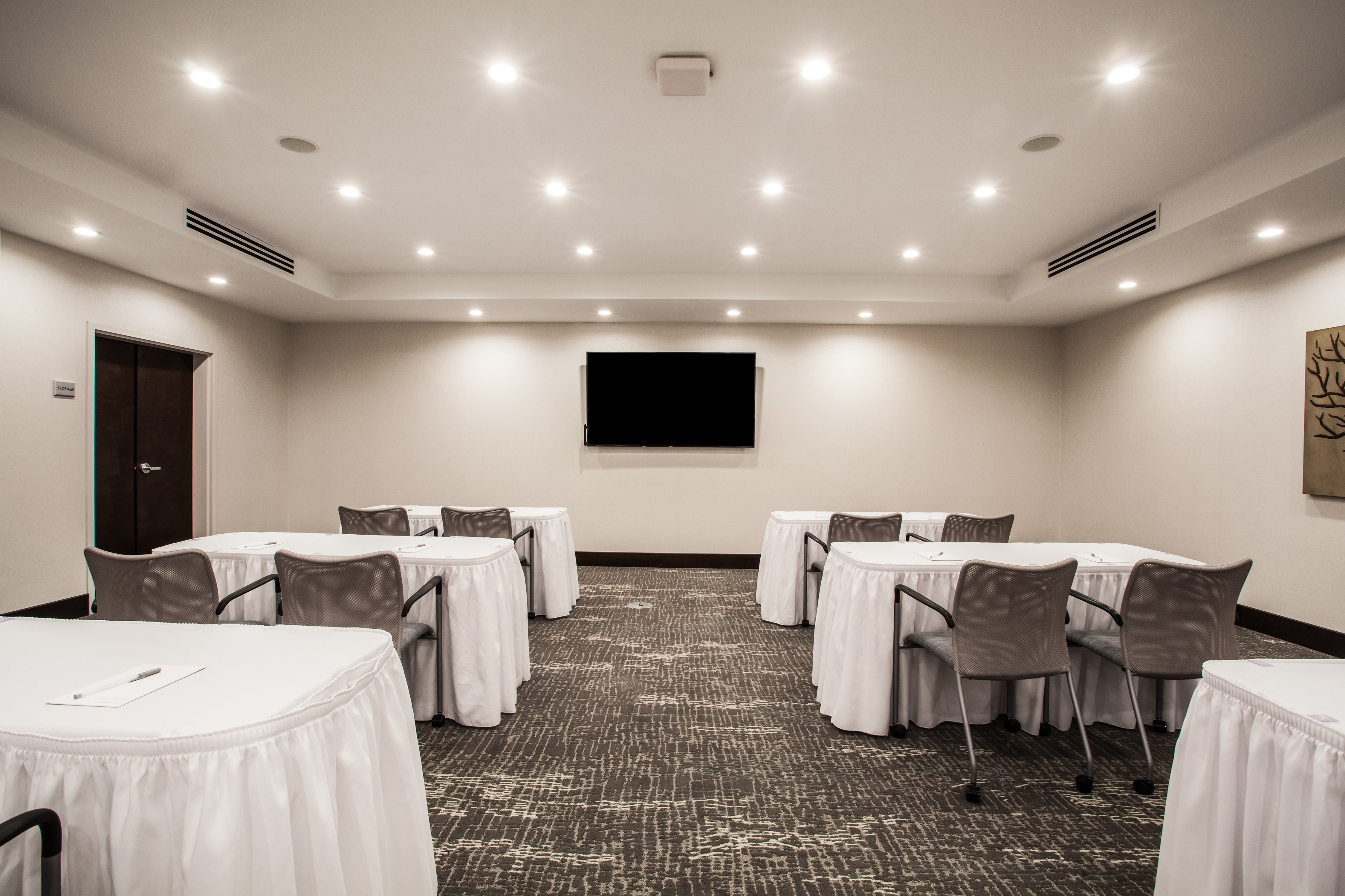 Meeting Room Classroom Setup with Wall Mounted HDTV