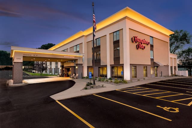 Newly Renovated Hampton Inn Rochester South