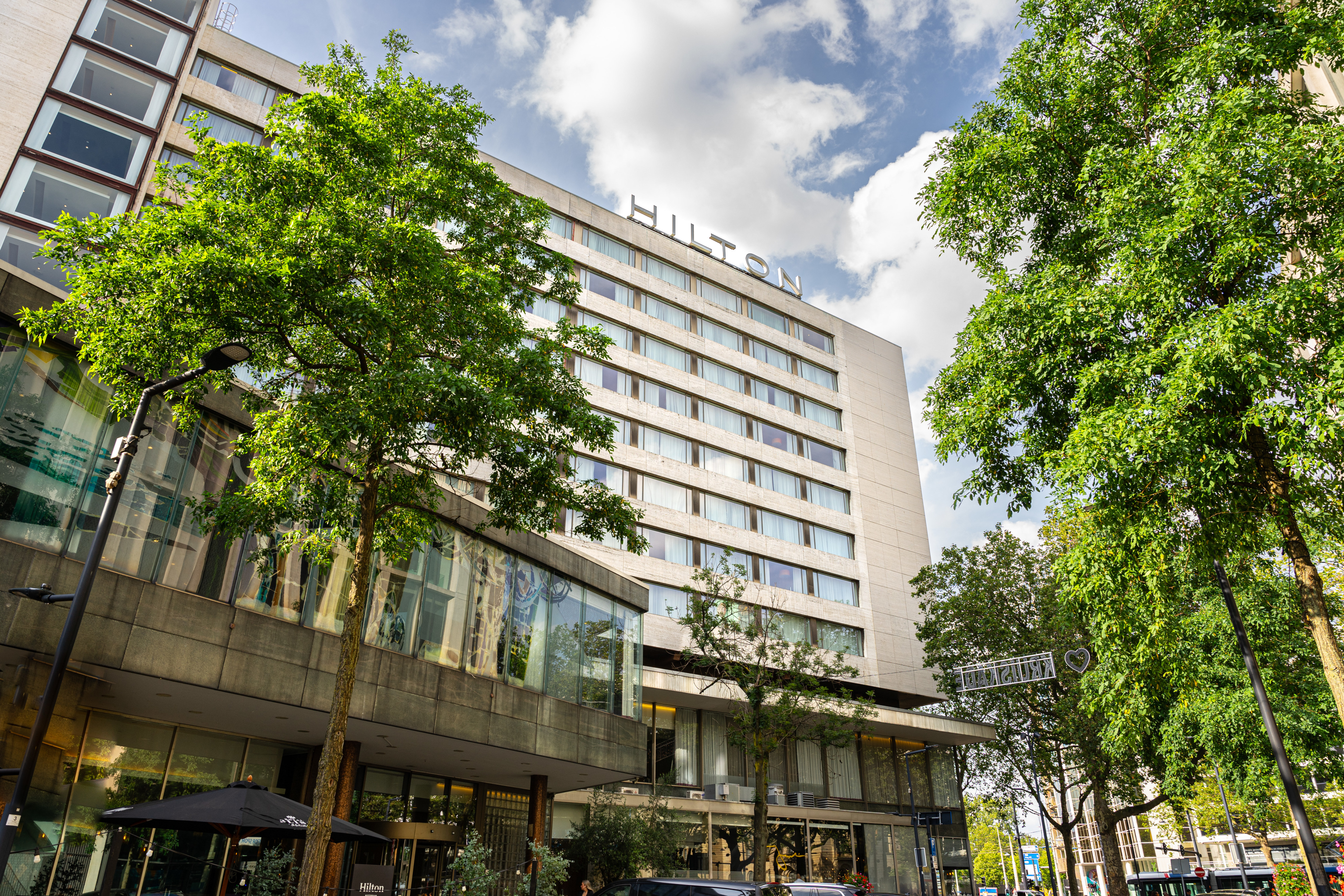 Exterior image of the front of the Hilton Rotterdam hotel