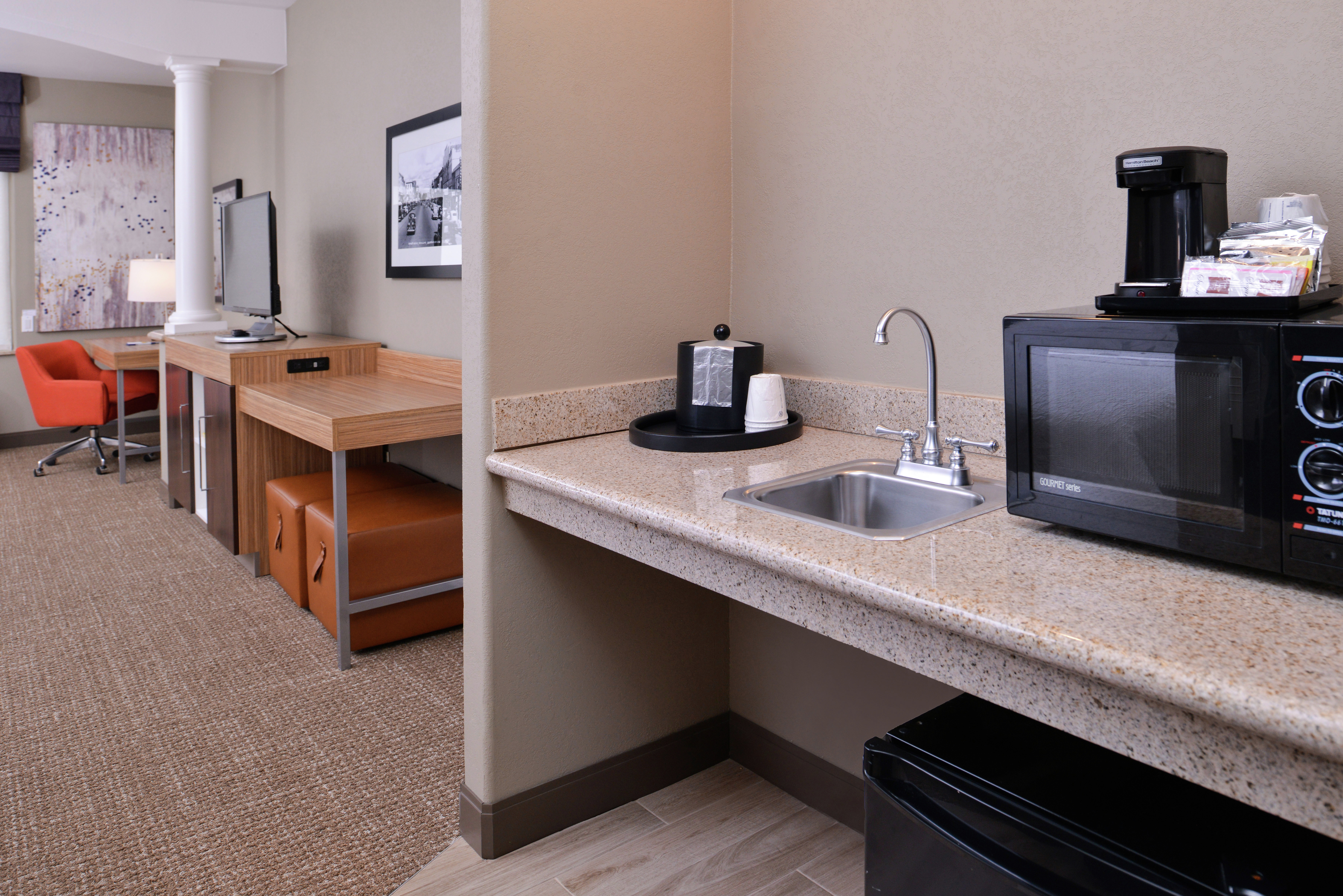 Queen Suite Wet Bar Area with Coffee Maker and Microwave