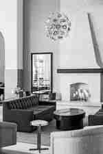 Дневна зона с удобни места за сядане