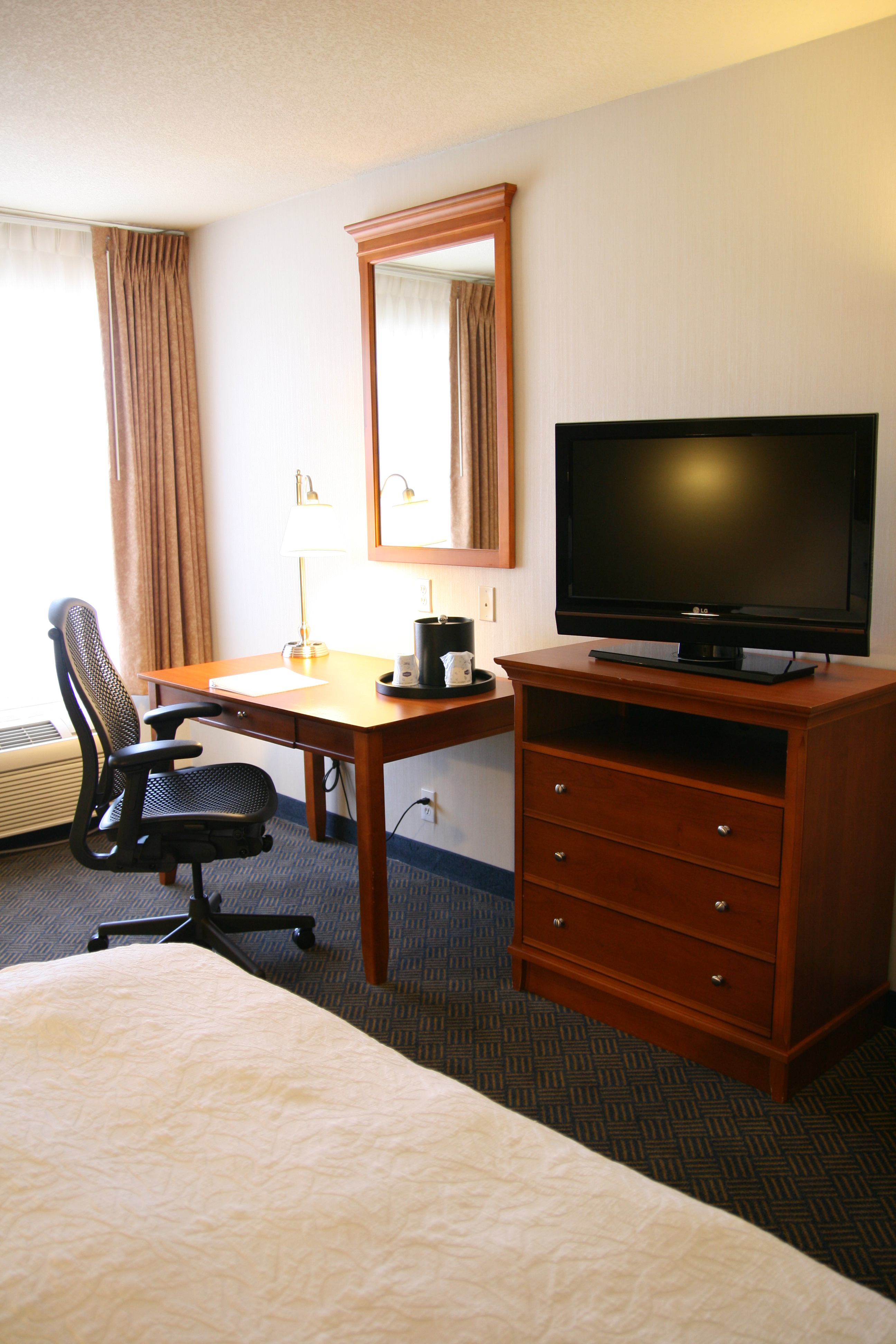 Executive Desk and 32" LCD HDTV