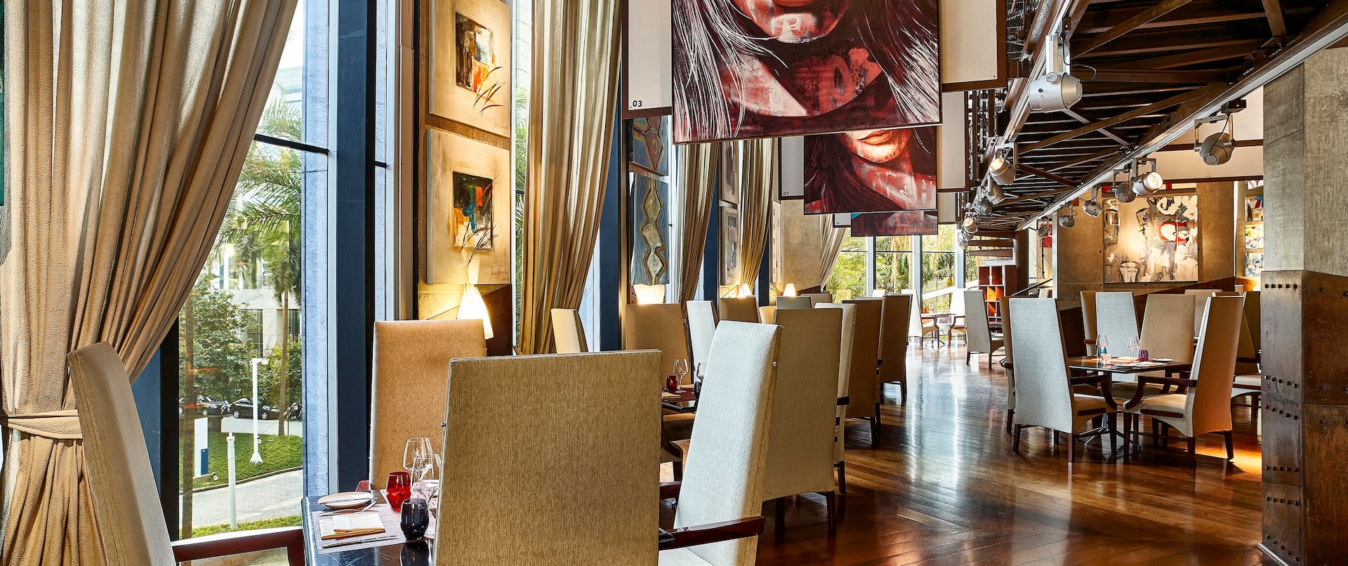 Canvas Restaurant Dining Area