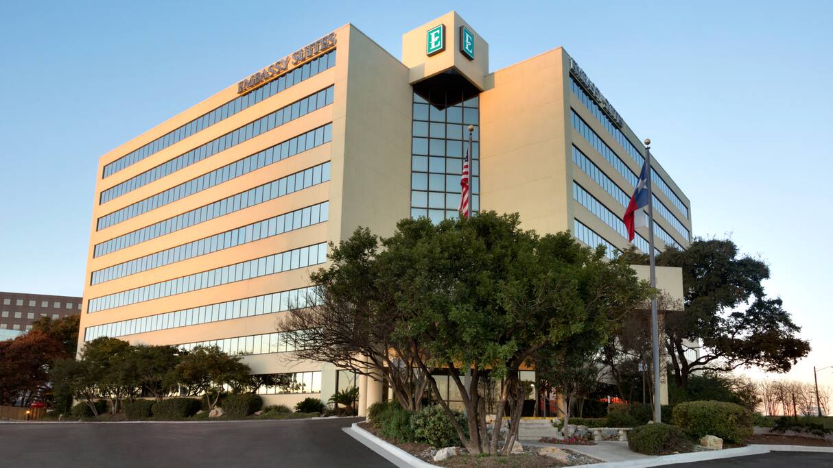 Embassy Suites by Hilton San Antonio Airport