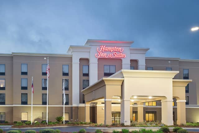 Hotel Exterior and Entrance