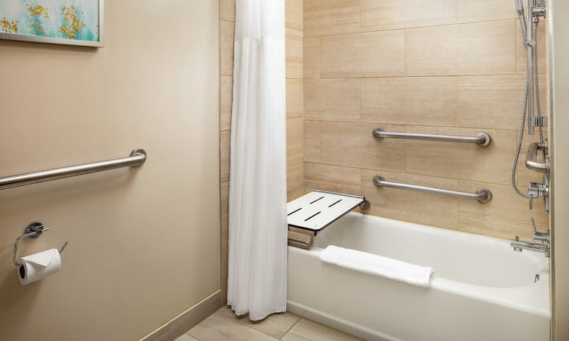 Accessible Guestroom Bathroom with Tub-previous-transition