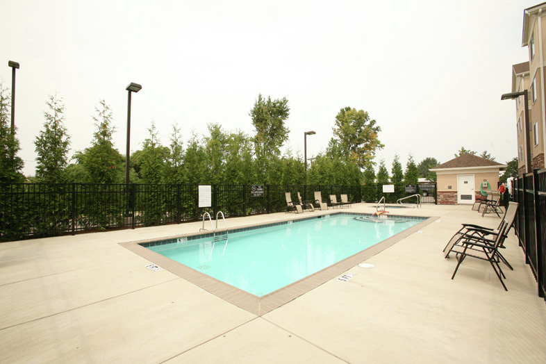Outdoor Pool and Lounge Area 