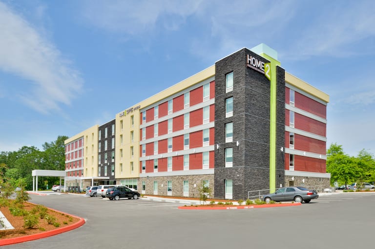 Front hotel exterior view from parking lot