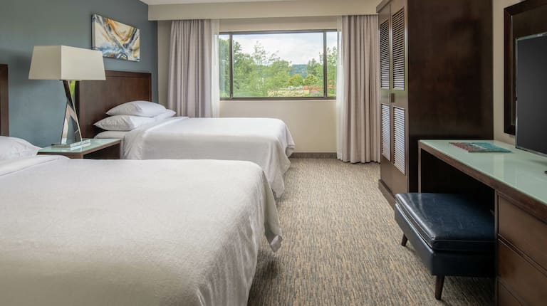 Two Double Beds Guestroom Premium Suite