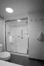 Duş Bulunan Misafir Banyosu