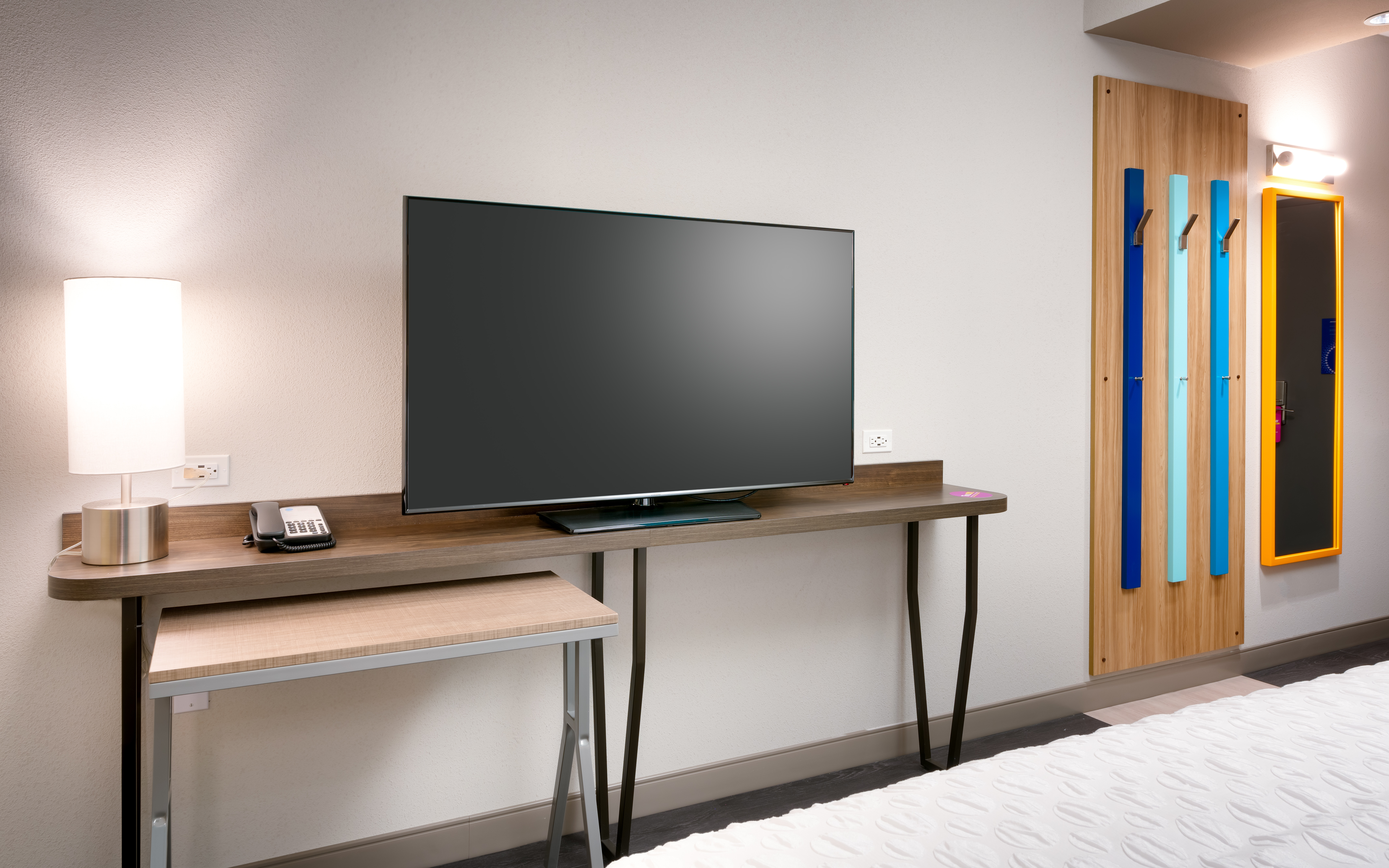 Guestroom with Work Desk and Television