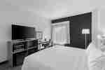 1 cama king-size com sofá-cama