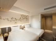 Deluxe Room with Two Twin Beds
