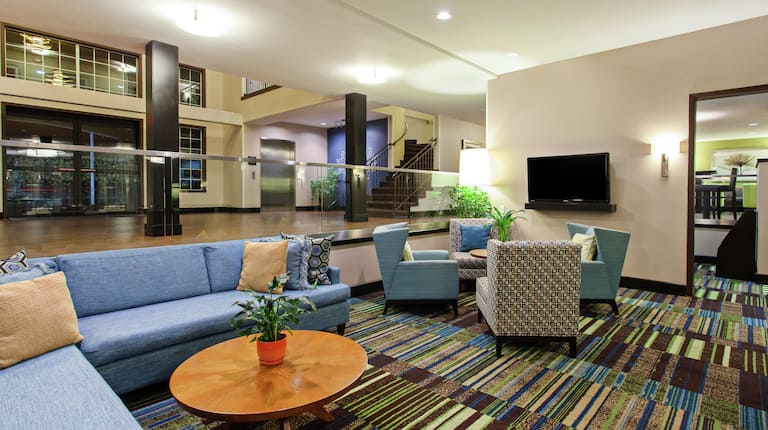 Lobby Lounge Area with Modern Furnishings 