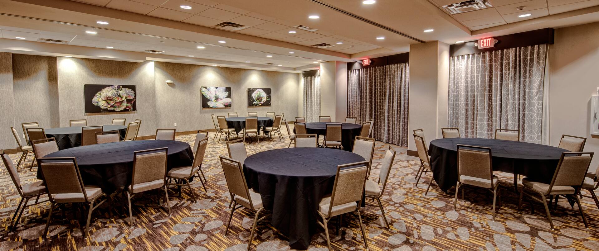 Meeting room with round tables