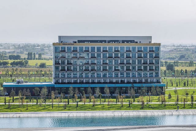 Extérieur de l'hôtel en journée
