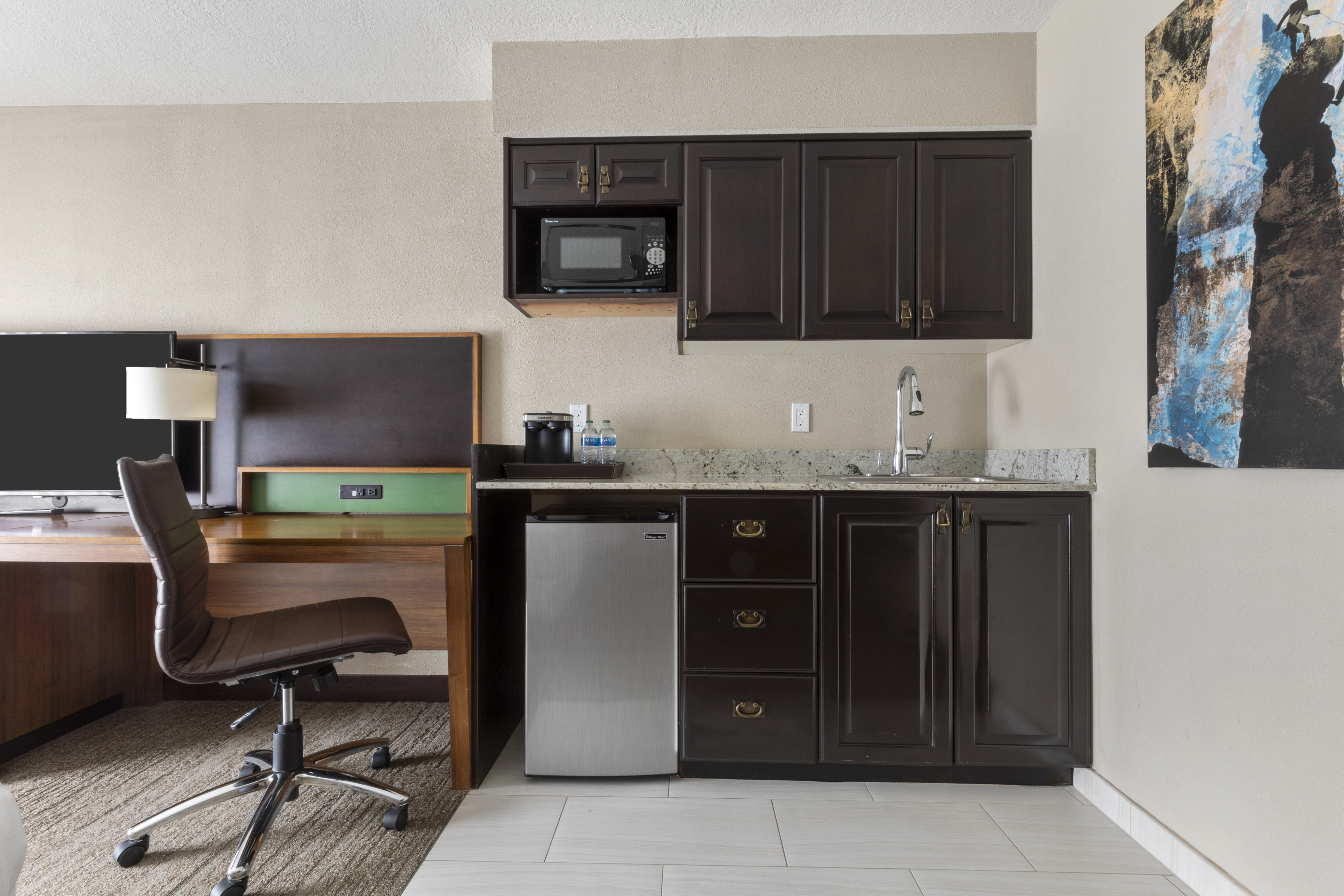 King Guestroom With Kitchenette 