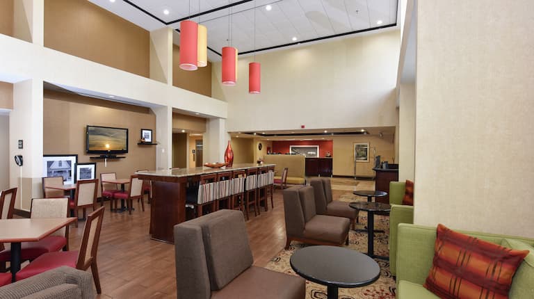 Lobby Dining and Seating Area with Modern Decor