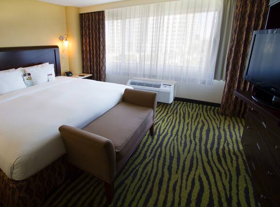 DoubleTree by Hilton Orange County Airport - Image3