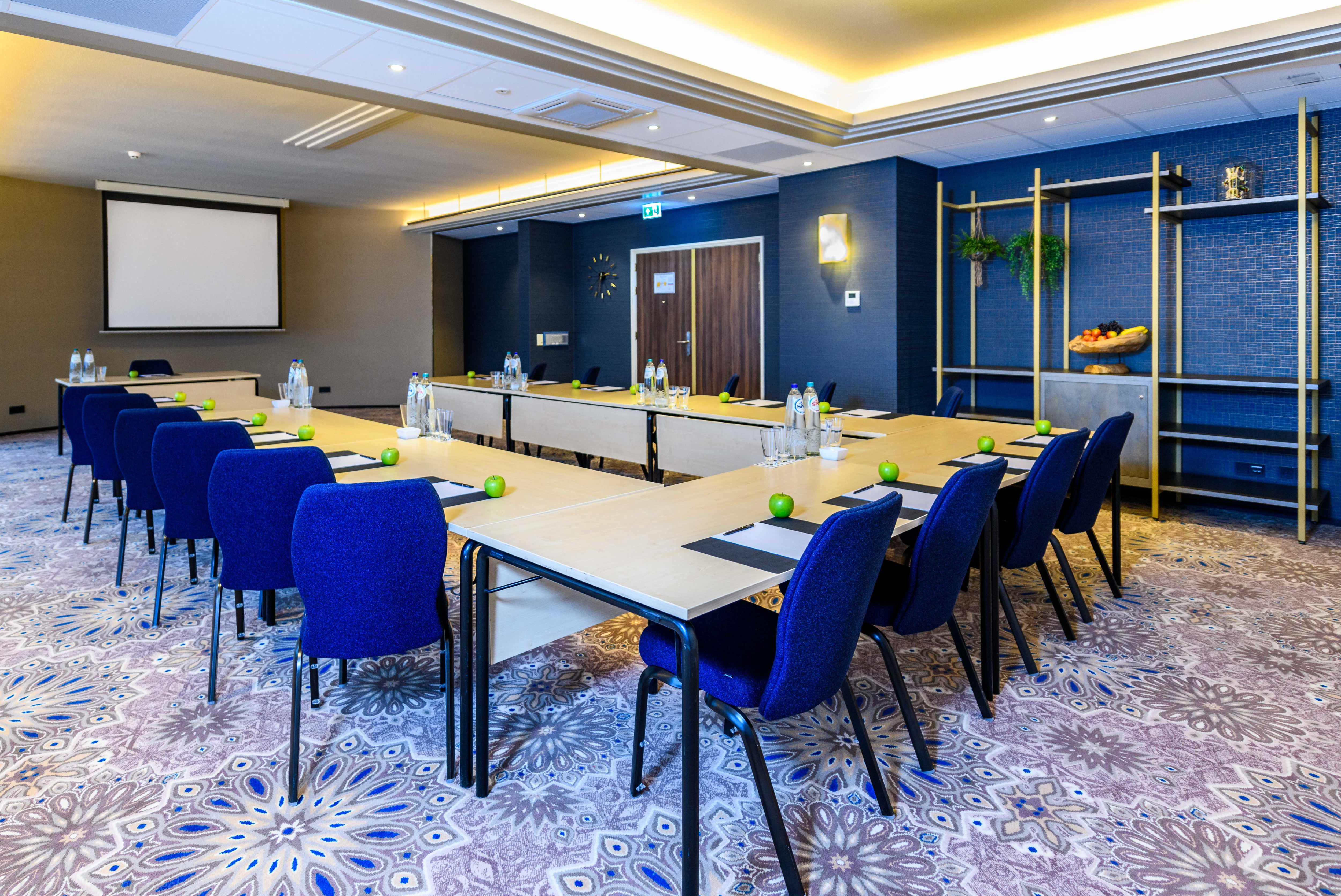 Meeting Room with Projection Screen Setup U Style