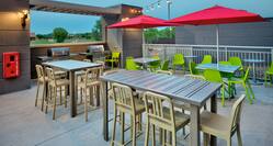 Outdoor Patio With Gas Grills 