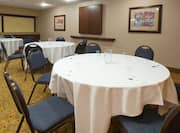 Meeting Room Banquet Rounds Setup