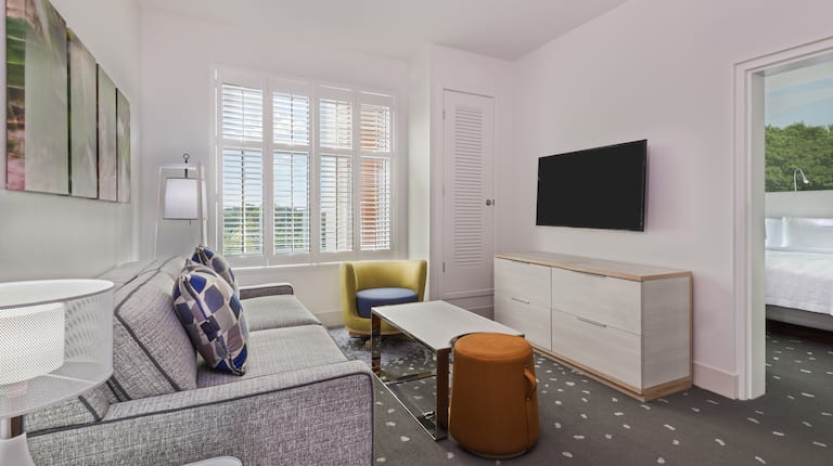 Double Queen Guestroom Suite Living Room